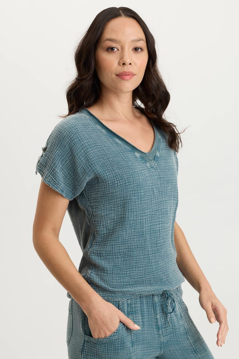 Bower Gauze/Jersey Tabbed-Sleeve Bubble-Hem V-Neck Tee - Image 3